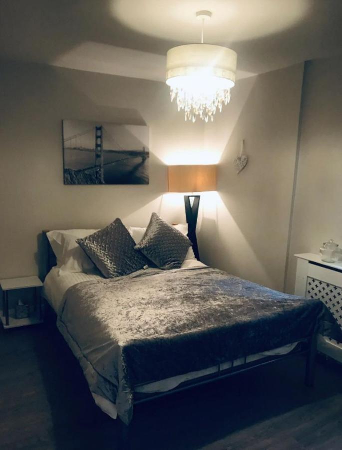 Chester City Apartments - With Free Parking Εξωτερικό φωτογραφία